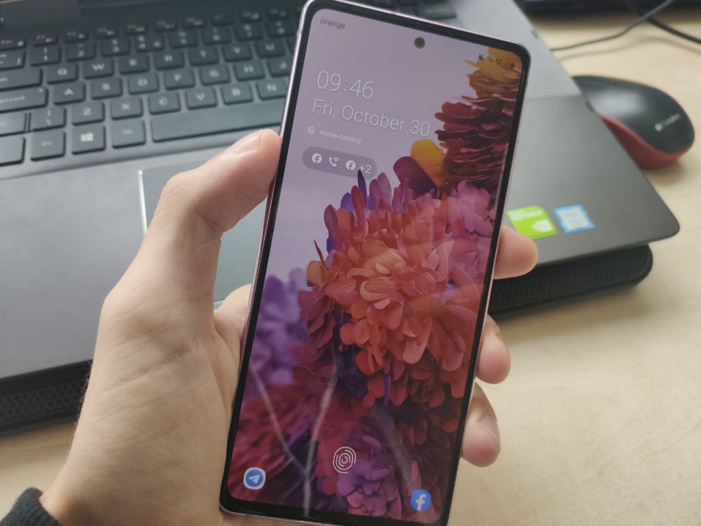 Samsung S20 Fan Edition este versiunea ieftină a telefonului S 20. Dar faptul că este ieftină îi scade din performanțe? De fapt, ce înseamnă ieftină?