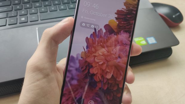 Review Samsung S20 FE 1 Samsung S20 Fan Edition este versiunea ieftină a telefonului S 20. Dar faptul că este ieftină îi scade din performanțe? De fapt, ce înseamnă ieftină?