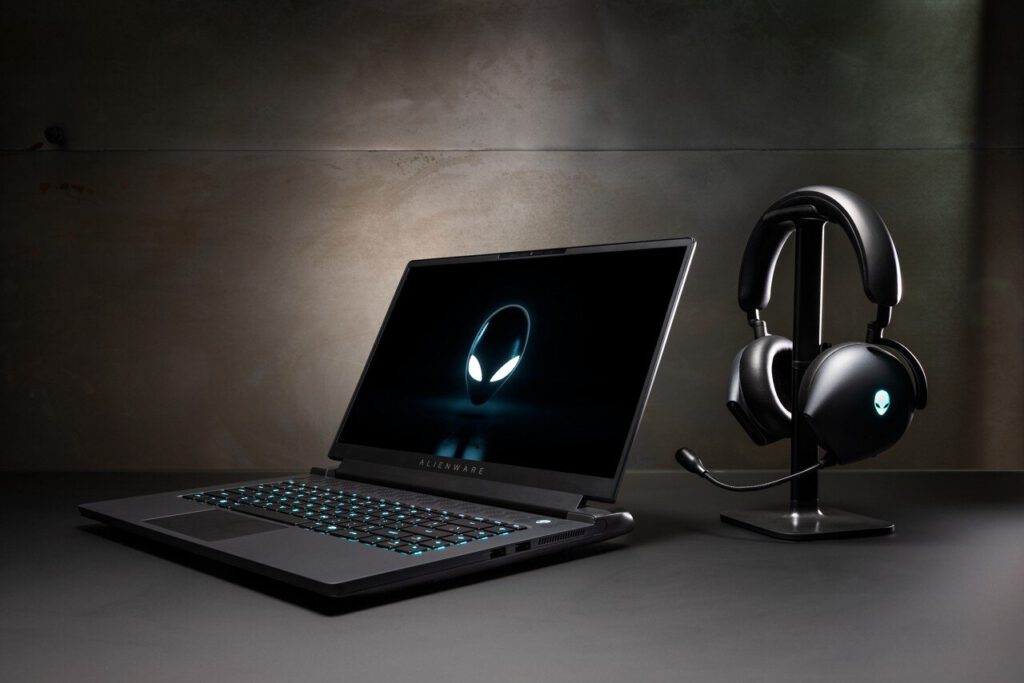 Alienware lansează cel mai performant laptop AMD Advantage și prima tehnologie de afișare la 480Hz din industrie