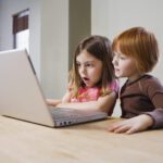 Ziua copilului. Ce fac copiii pe internet