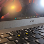 Laptop sustenabil și ieftin pentru companii. Acer Travel Mate Vero