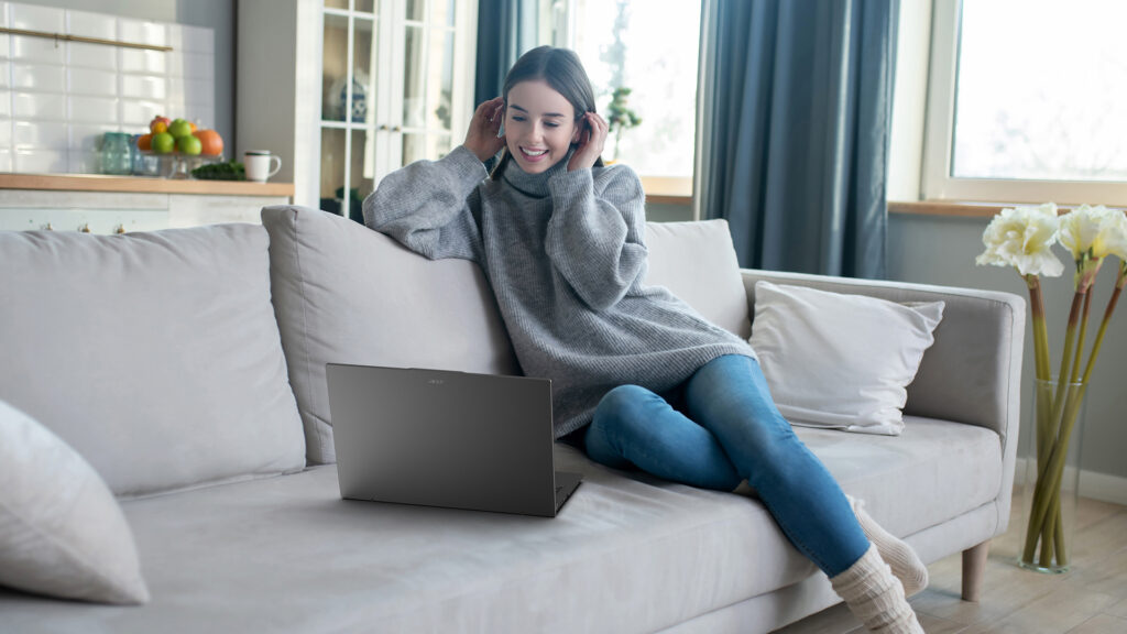 Acer a lansat noi laptopuri cu procesoare Intel cu procesare neuronală