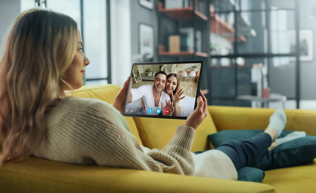 Acer prezintă tableta Iconia X12 AMOLED pentru divertisment și productivitate